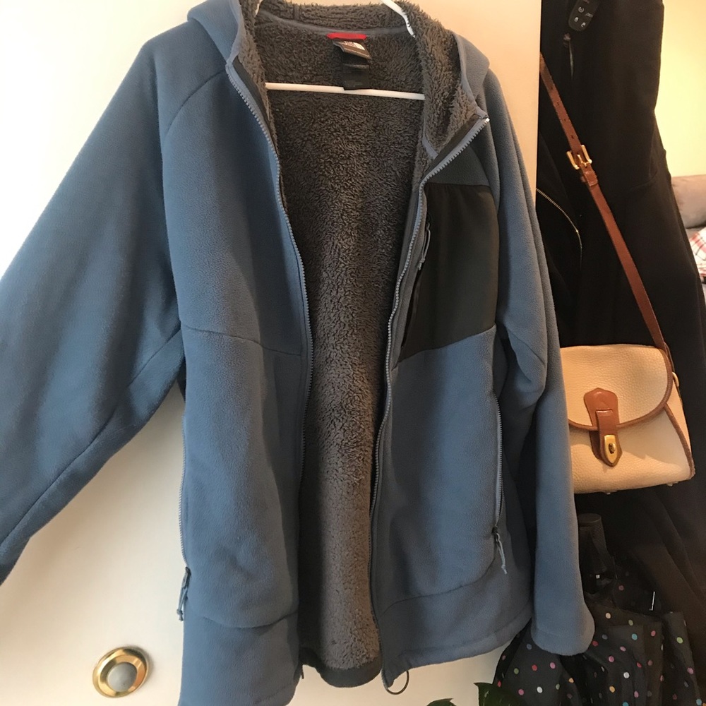 TheNORTHFACE sweater lined Gently used-  Like New
